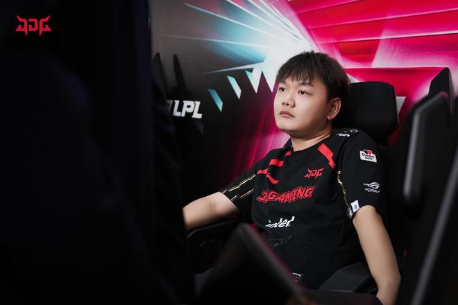 战术策略的 战术策略的