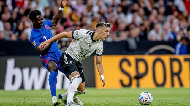 的表现愈加 的表现愈加