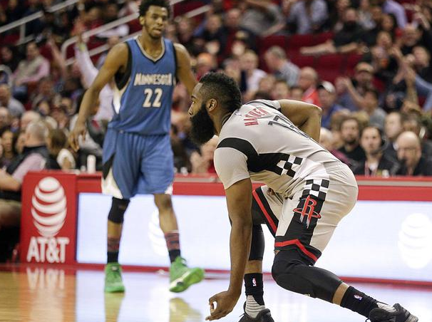 在整个比赛 在整个比赛