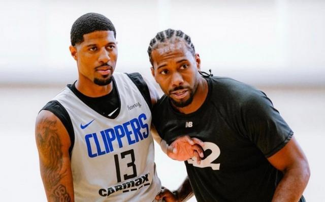 一边是重返 一边是重返